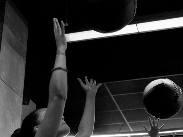 Ejercicios bola en SQUAT en Coruña